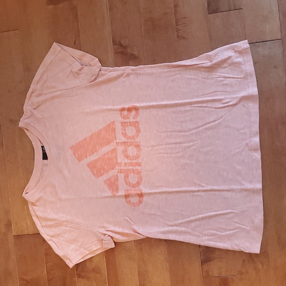 Adidas tshirt - Picture 1 of 3